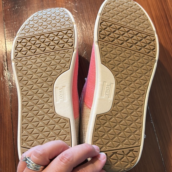NWT Sz 7 Tom’s Cabrillo tea rose canvas sneakers - Picture 3 of 4